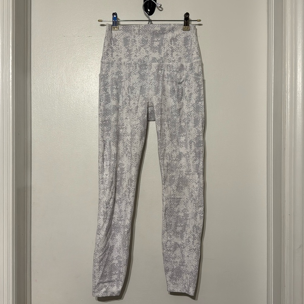 Snake print leggings